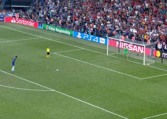 Adrián, directo al 'Hall of Fame' de Anfield: vea la parada que le da la Supercopa al Liverpool