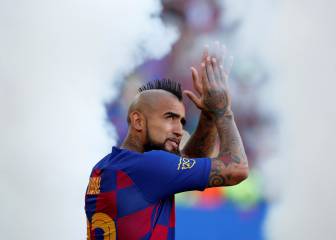 Barcelona try to include Arturo Vidal in Neymar deal