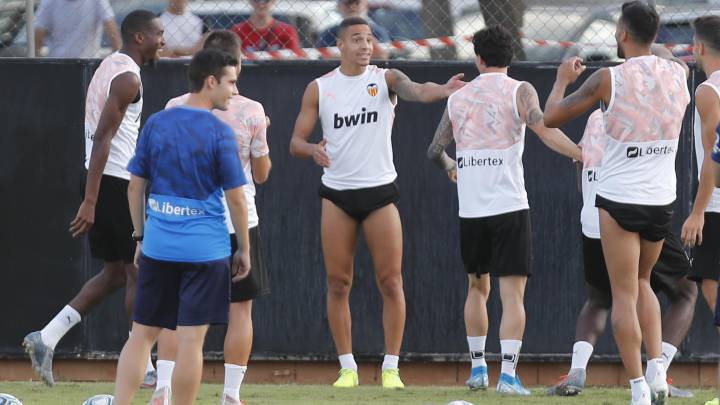 A Rodrigo se le vio ayer como si nada hubiera pasado. Sonriente y distendido, trabajó de nuevo con sus compañeros.