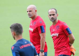 Paco López cita a 20 jugadores para el estreno liguero