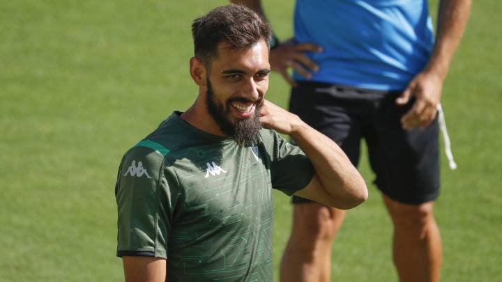 El Betis y el Valladolid estrenan LaLiga en el Benito Villamarín con novedades como Borja Iglesias, Rubi el técnico verdiblanco o Sandro Ramírez.