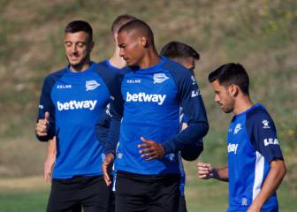 El Alavés no dará dorsal por ahora al central Olivier Verdon