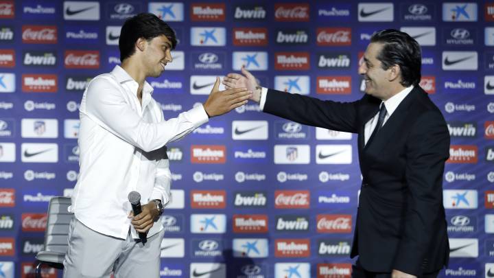 João Félix y Paulo Futre, en la presentación del primero como jugador del Atlético.