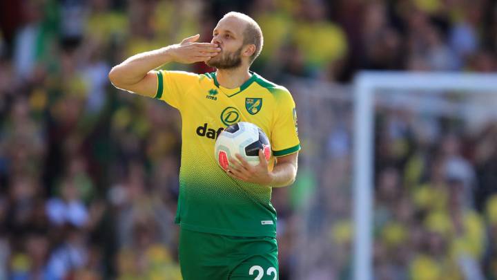 Temmu Pukki celebra su hat trick.