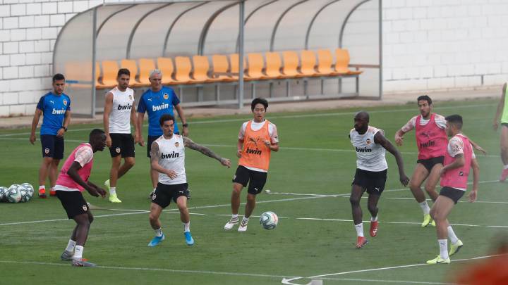 El Valencia vuelve al trabajo con Rodrigo y Kangin