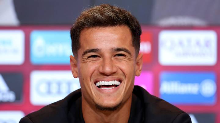 Coutinho se muestra sonriente durante su presentación como nuevo jugador del Bayern de Múnich.