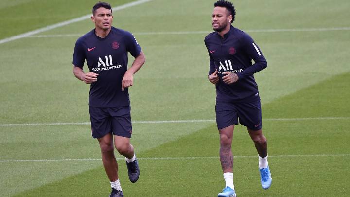 Barcelona decide to submit formal offer for Neymar - RAC1