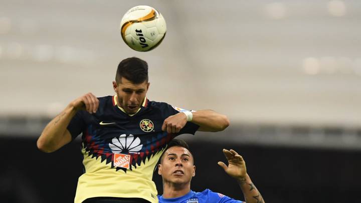 El Betis sigue necesitando reforzar el pivote defensivo, donde tiene a Javi García como único especialista. O dejar de jugar con sólo cuatro defensas.