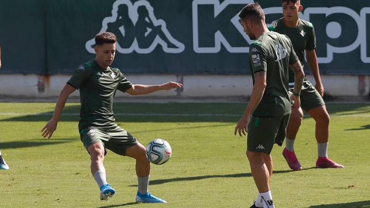 Alex Moreno ya se entrena con el Betis: "Fueron días muy duros"