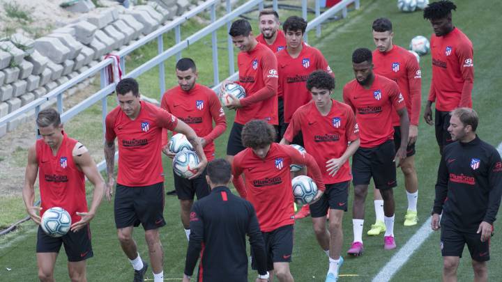 Simeone ensaya con Felipe y Hermoso en el once