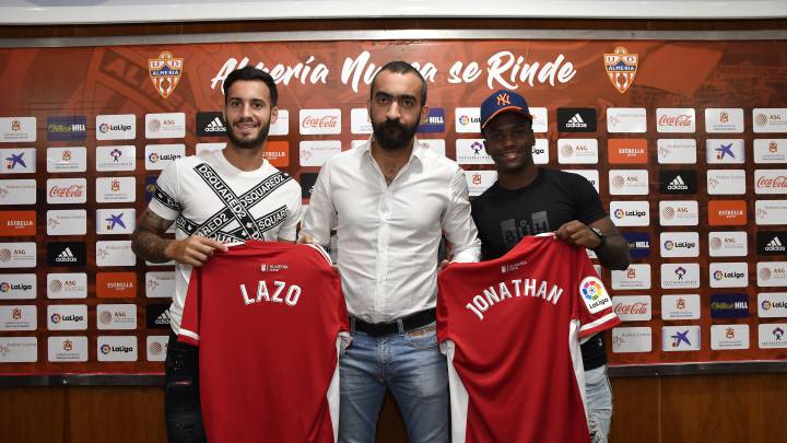José Carlos Lazo y Jonathan Silva, jugadores del Almería