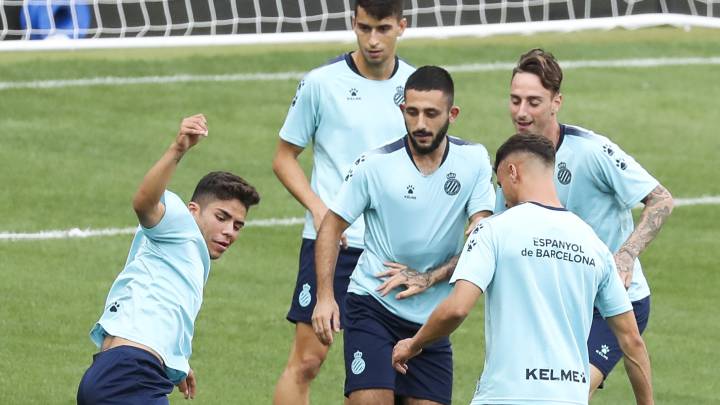 Los jugadores se entrenaron ayer por la tarde en el escenario del encuentro