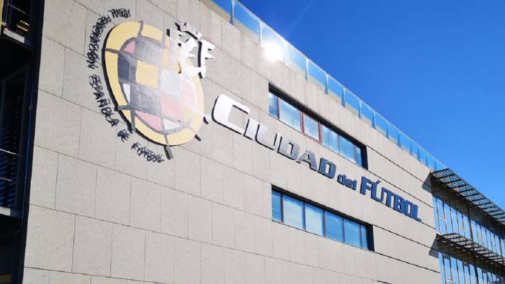 Los clubes de Tercera, ahogados por las deudas.