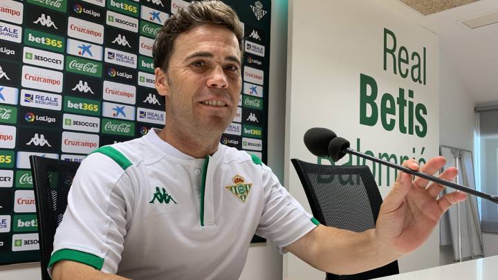 El entrenador del Betis Rubi habló del Barcelona, dijo que Neymar es "de los cinco mejores del Mundo" y piensa que Lionel Messi jugará desde el inicio.