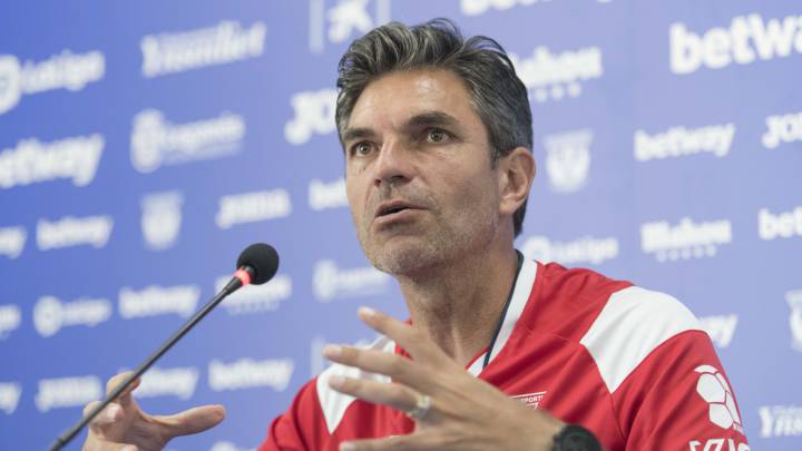 Pellegrino, en una rueda de prensa con el Leganés.