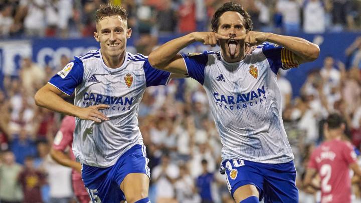Javi Ros y Álex Blanco celebran el 2-0 contra el Tenerife en el partido correspondiente a la primera jornada de LaLiga SmartBank.