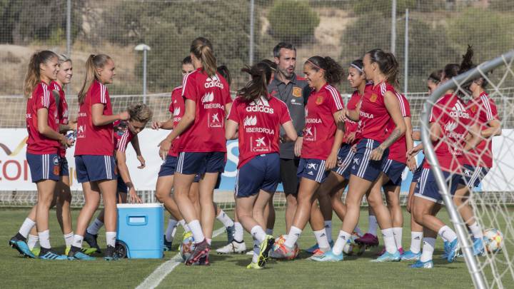 Amistoso de España ante un Tacon sin internacionales