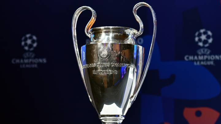 El trofeo de campeón de la UEFA Champions League.