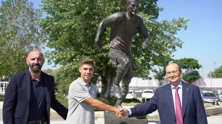 El Sevilla amplía el contrato de Alejandro Pozo hasta 2023. Julen Lopetegui lo está probando como lateral para ser el sustituto eventual de Jesús Navas.