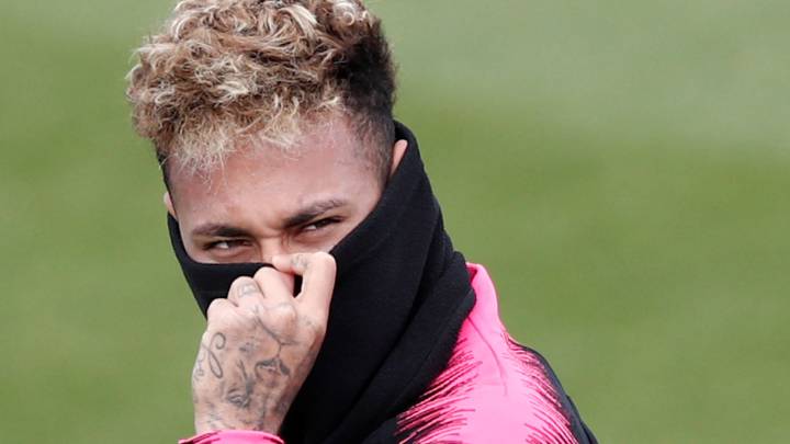 Neymar transfer: Barcelona offer €130 million plus Rakitic and Dembélé