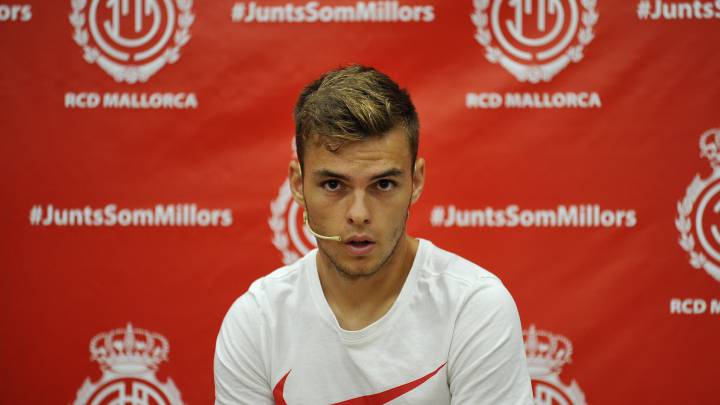 Aleix Febas durante su presentación como jugador del Mallorca.