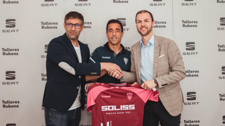 Pedro Sánchez, presentado con el Albacete.