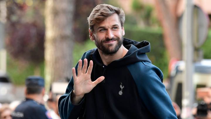 Napoli snap up former Juventus striker Fernando Llorente
