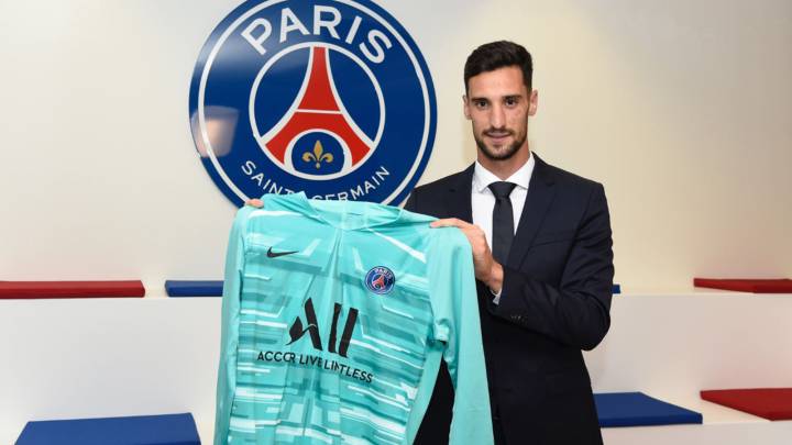 Oficial: Sergio Rico se va al PSG cedido con opción de compra