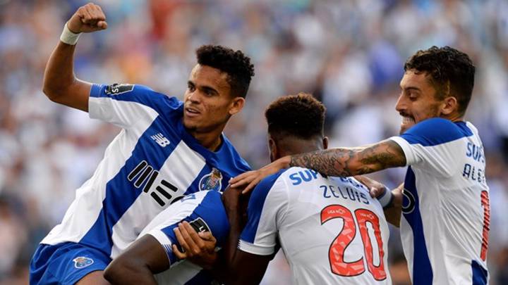 Los jugadores del Oporto celebran un gol