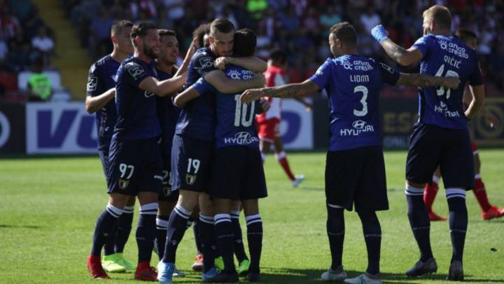 Los jugadores del Famalicão celebran un gol