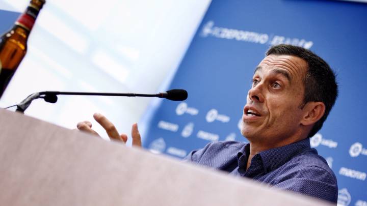 Carmelo del Pozo en la sala de prensa de Abegondo