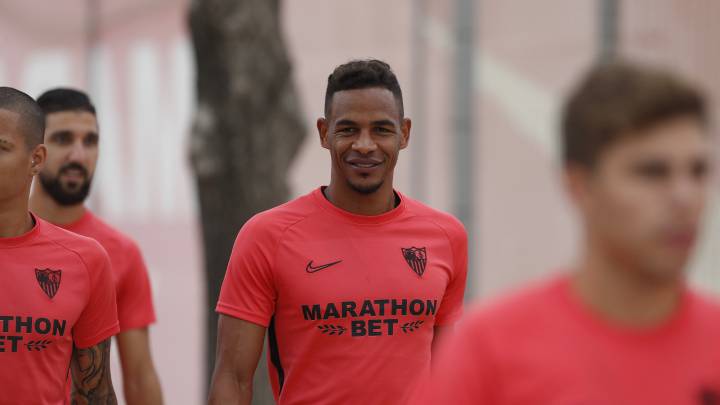 El centrocampista del Sevilla Fernando Reges repasó la actualidad nervionense, elogió a Navas, Lopetegui y Monchi y sabe que "hay que ganarle al Betis".