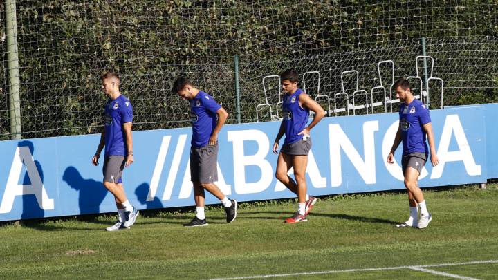Longo, Peru, Somma y Borja Valle retirándose del entrenamiento.