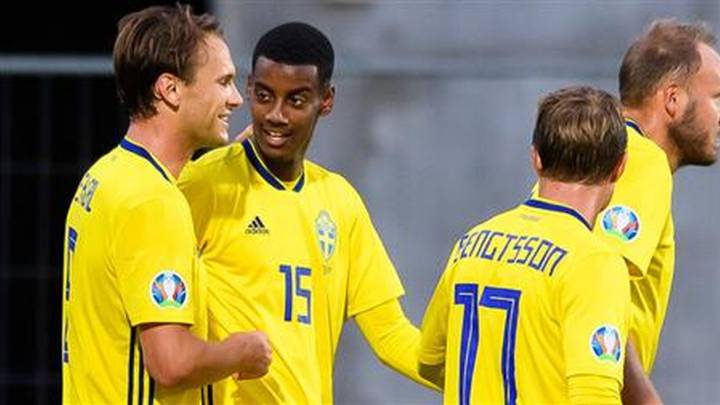 Isak lidera el paseo de Suecia en las Islas Feroe