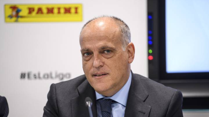 Javier Tebas durante la presentación de los cromos de Panini.