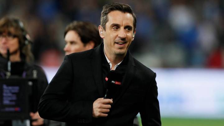 Valencia respira tranquila, Neville admite que no volverá a entrenar