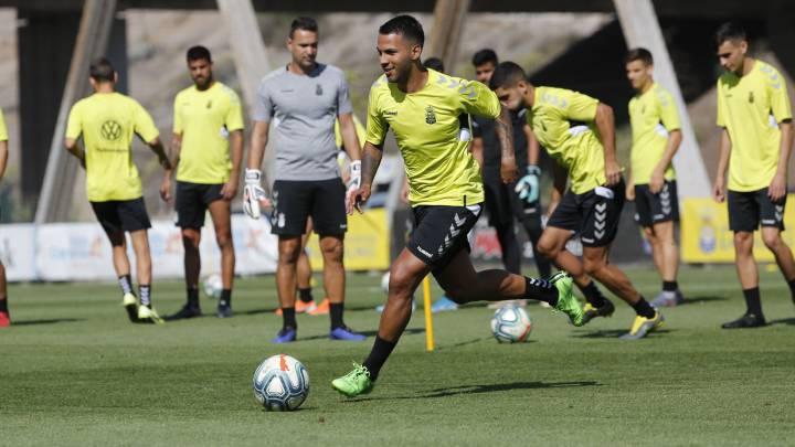 Viera acelera su recuperación pero no jugará el derbi