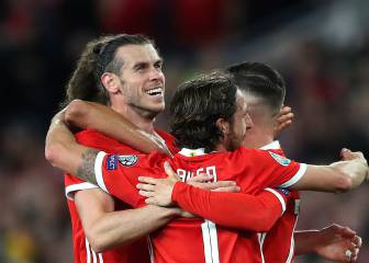 Gareth Bale 'plays happy' with Wales