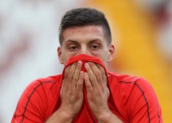 Otro problema para Zidane:
Jovic se lesionó con Serbia