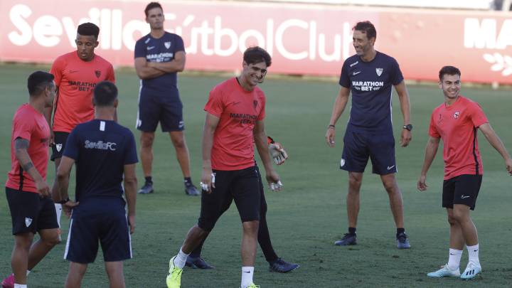 El debate en la portería sevillista sigue muy abierto