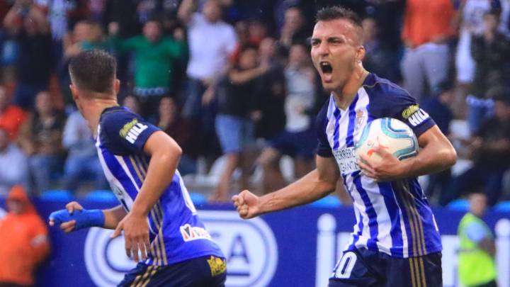 Valcarce celebra un gol