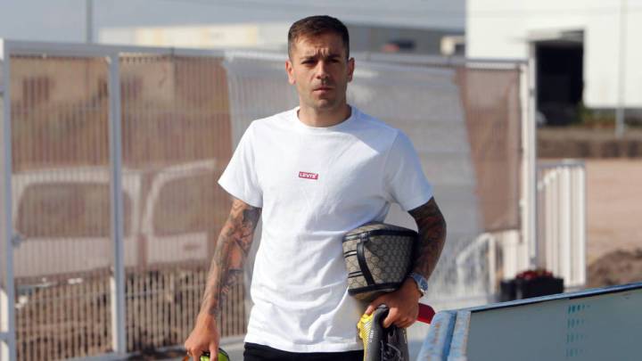Rubén Peña a su entrada en la Ciudad Deportiva del Villarreal.