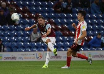 El Burnley dará una segunda oportunidad a Drinkwater tras su pelea