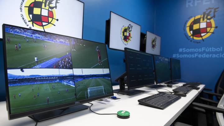 Sala VAR de LaLiga Santander.