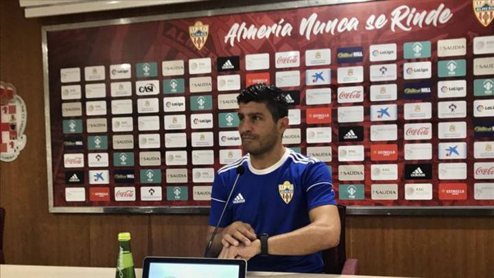 Pedro Emanuel durante la rueda de prensa de etsa mañana (foto vía Twitter @U_D_Almeria).