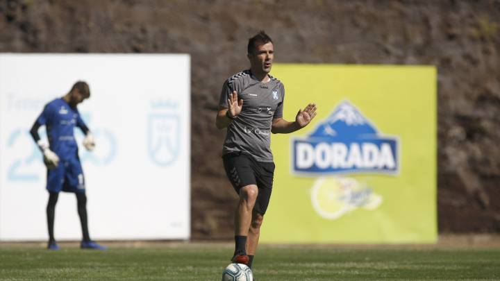 Aritz López Garai durante el entrenamiento del Tenerife de esta mañana antes de viajar a Albacete.