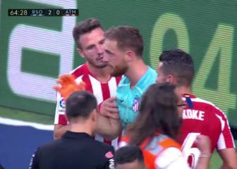 Oblak se fue aturdido y ovacionado por la afición rival