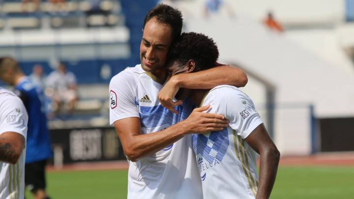 El Marbella sufre ante el Mérida, pero sigue viento en popa