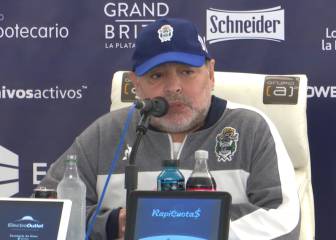 La primera rueda de prensa de Maradona con Gimnasia: de los goles sucios al teatro de revistas