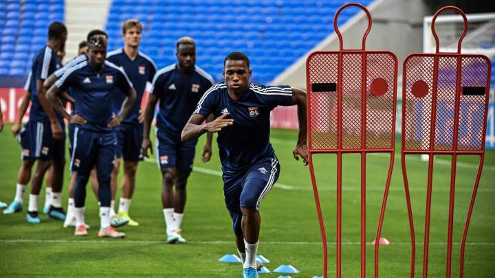 Lyon y Zenit descorren el telón de de la Champions League